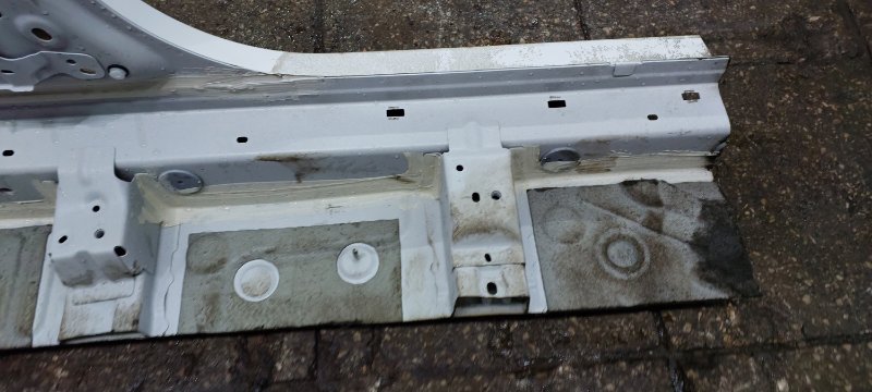 Порог со стойкой Geely Coolray SX11 JLH-3G15TD 2020 лев. (б/у) Порог со стойкой Geely Coolray SX11 JLH-3G15TD 2020 лев. (б/у)