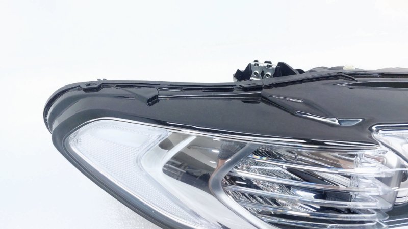 Фара правая Ford Mondeo 5 S7CB