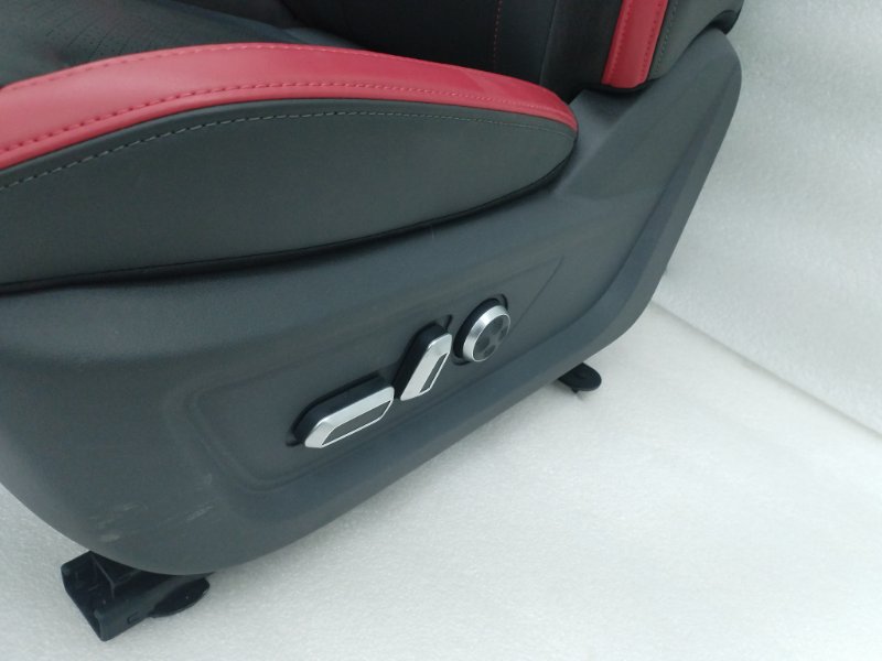 Сиденья комплект Jetour Dashing 1 SQRE4T15C 2024 (б/у) Сиденья комплект Jetour Dashing 1 SQRE4T15C 2024 (б/у)