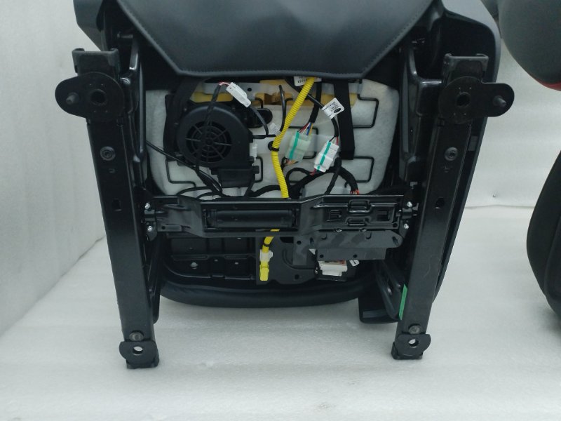 Сиденья комплект Jetour Dashing 1 SQRE4T15C 2024 (б/у) Сиденья комплект Jetour Dashing 1 SQRE4T15C 2024 (б/у)