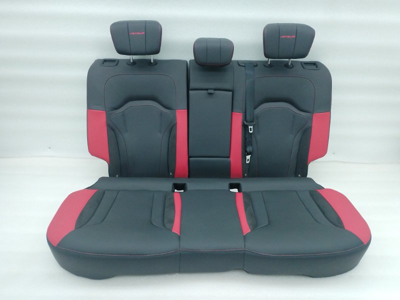 Сиденья комплект Jetour Dashing 1 SQRE4T15C 2024 (б/у) Сиденья комплект Jetour Dashing 1 SQRE4T15C 2024 (б/у)