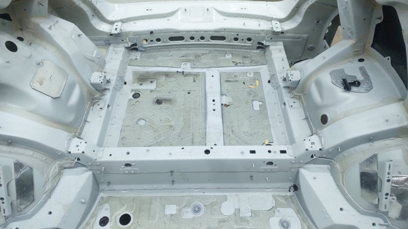 Кузов задняя часть Audi Q8 4MN CVMD