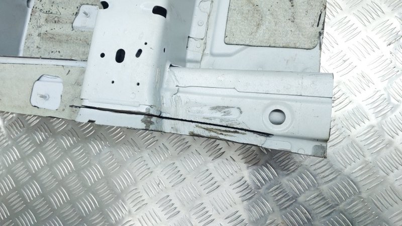 Порог со стойкой левый Q8 2019 4MN CVMD