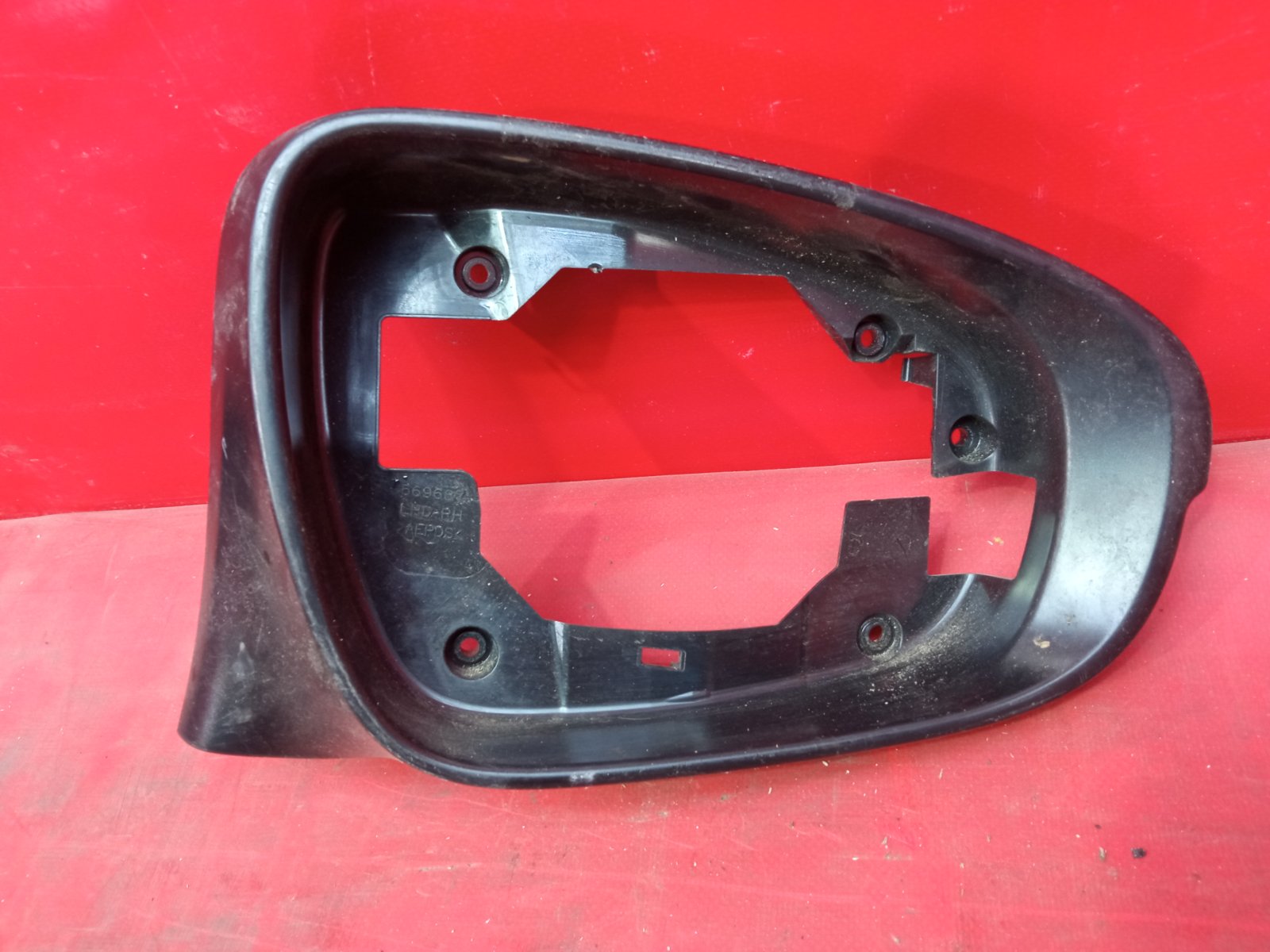 РАМКА ЗЕРКАЛА LEXUS LS 4 2012 прав. (б/у)