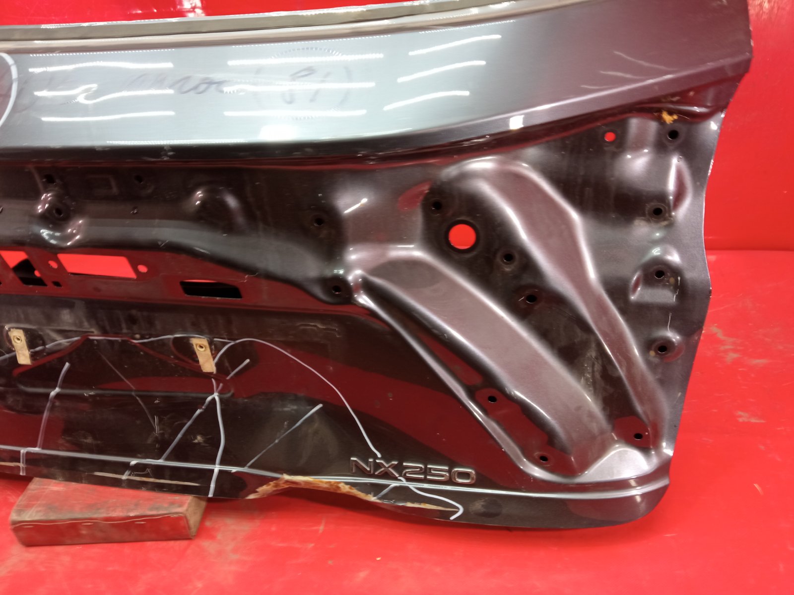 Крышка багажника LEXUS NX 2 2021 (б/у)