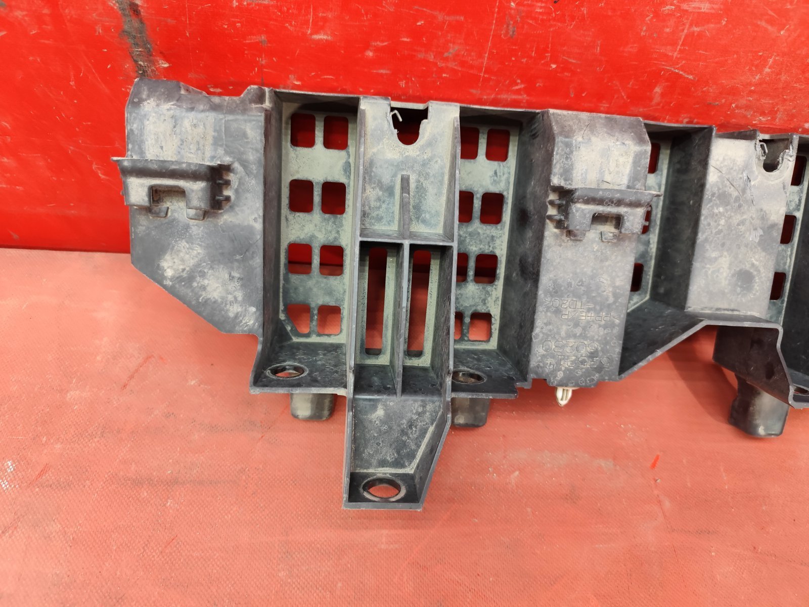 Кронштейн бампера LEXUS LX 4 2021 (б/у)