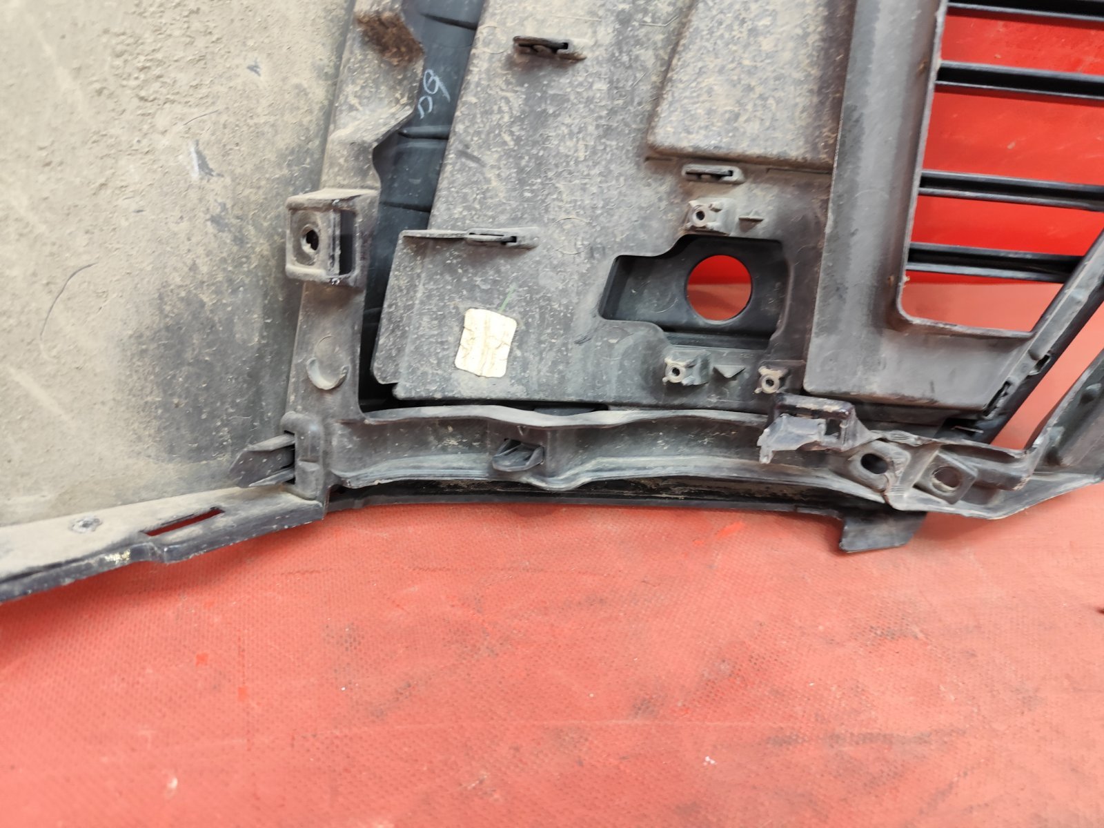 Бампер LEXUS LX 4 2021 перед. лев. (б/у) Бампер LEXUS LX 4 2021 перед. лев. (б/у)