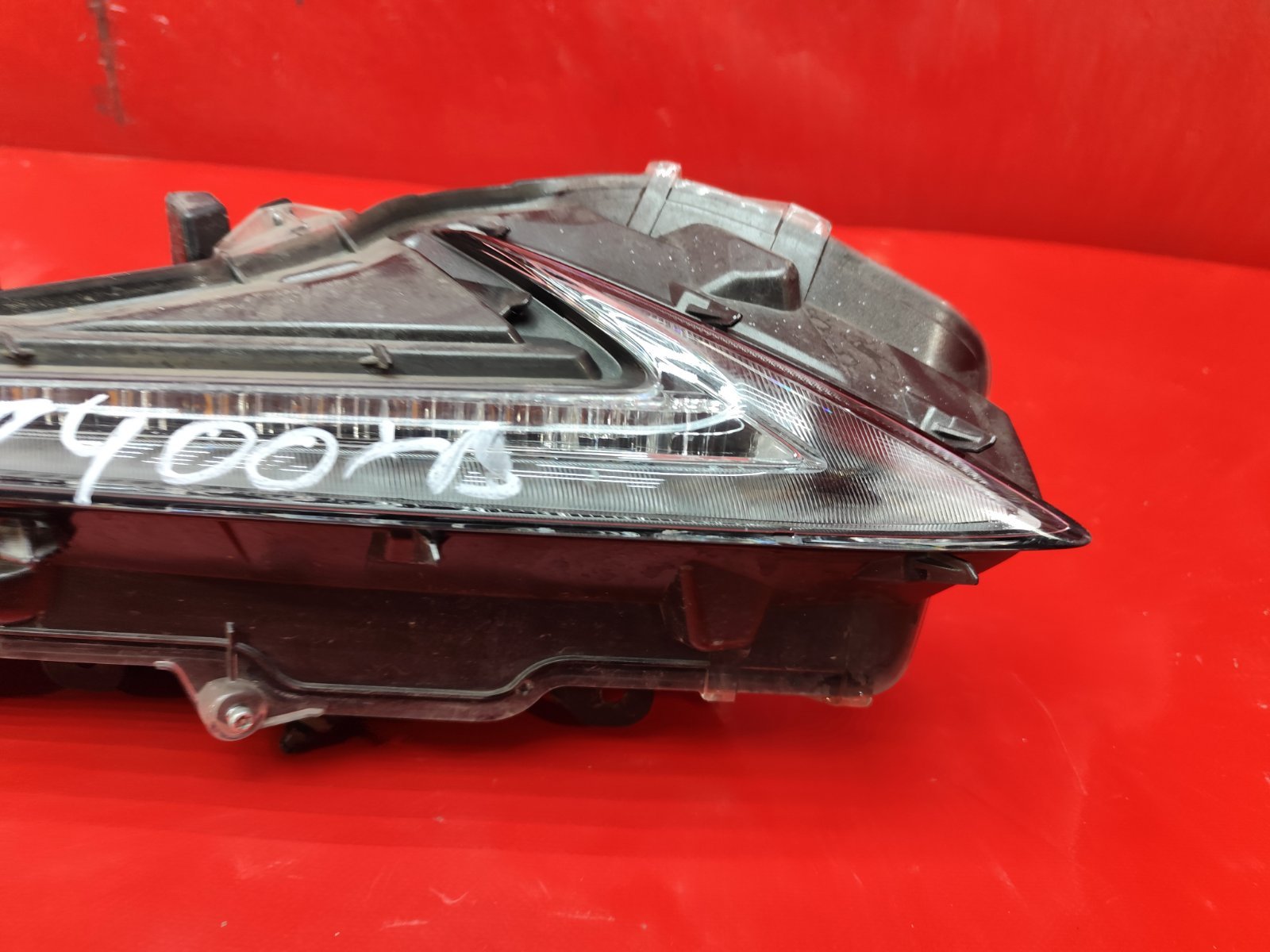 Фара ДХО LED LEXUS NX 1 2014 перед. прав. (б/у)