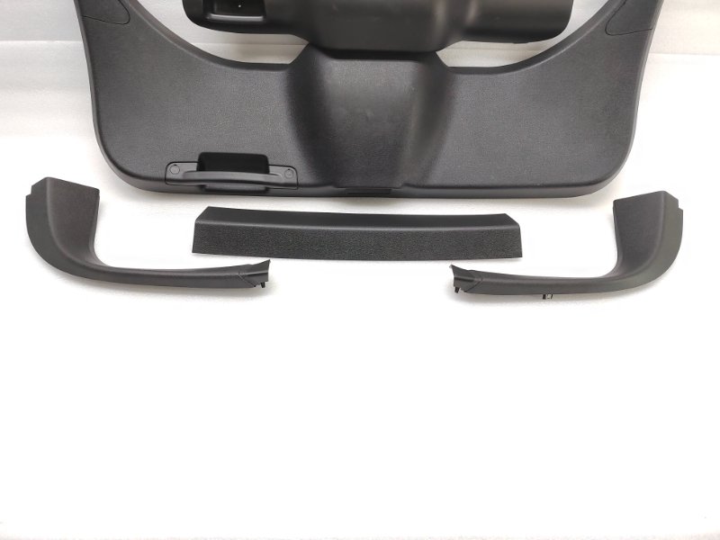 Обшивка двери багажника Kuga 2011 1 2.5 HYDC