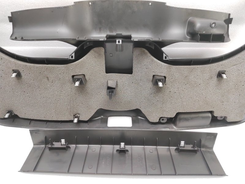 Обшивка двери багажника Kuga 2011 1 2.5 HYDC