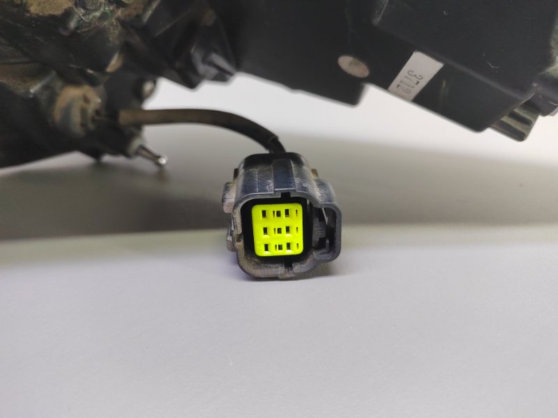 Фонарь задний левый UNI-T 2022