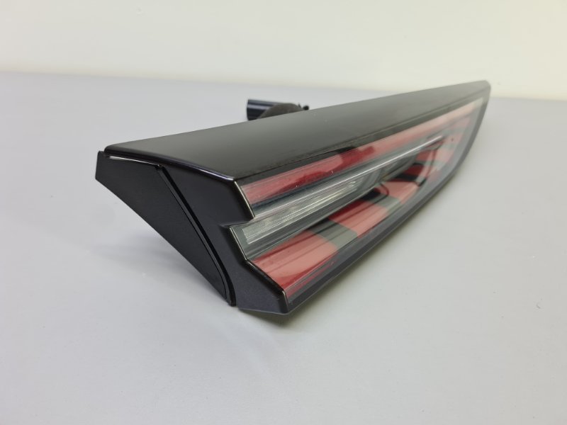 Фонарь задний левый UNI-T 2022