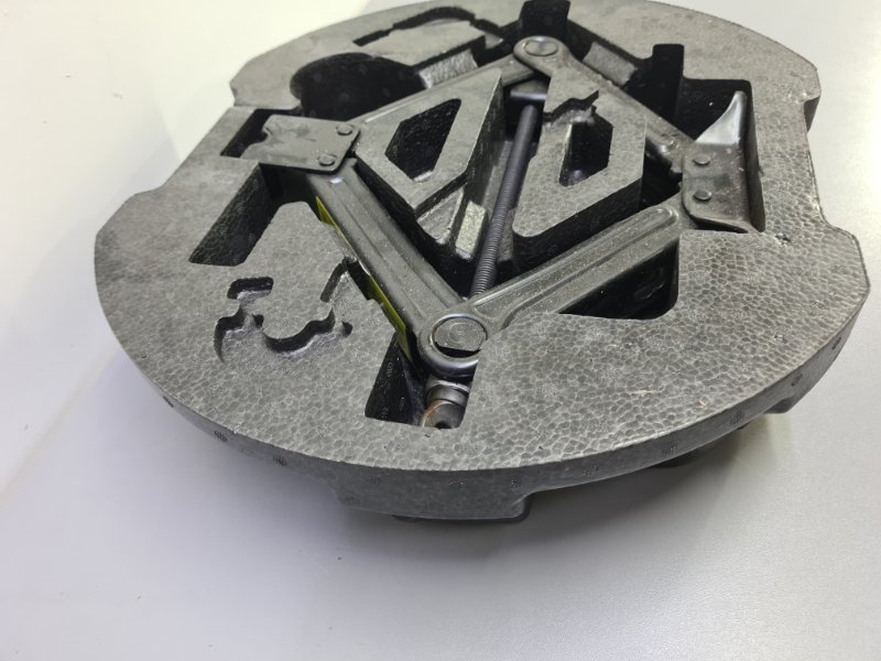 Ящик под инструменты / набор инструментов Omoda C5 2022 (б/у)