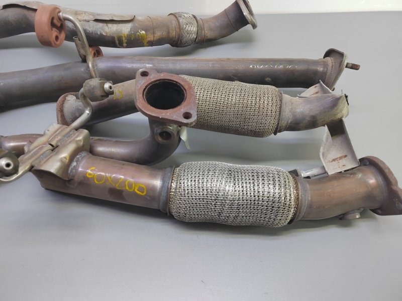 Гофра глушителя Chery Tiggo 7 Pro 2022 (б/у) Гофра глушителя Chery Tiggo 7 Pro 2022 (б/у)