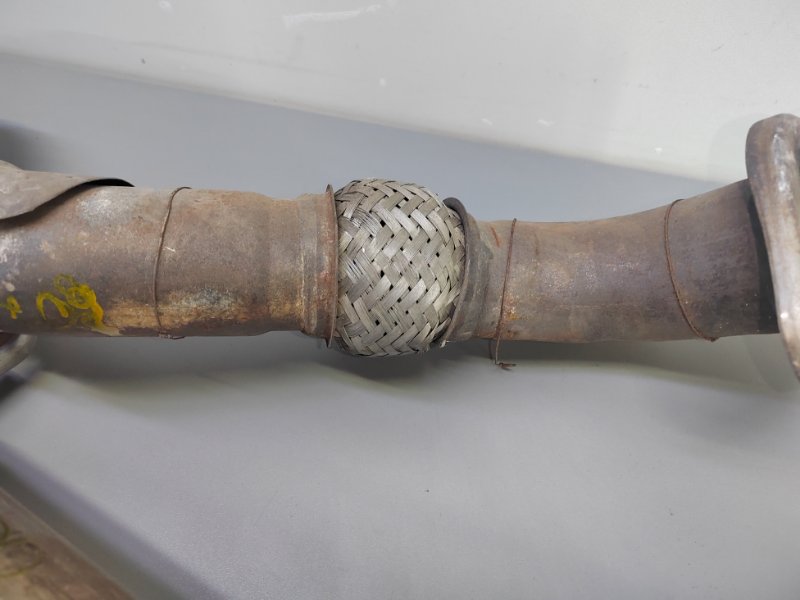 Гофра глушителя Chery Tiggo 7 Pro 2022 (б/у) Гофра глушителя Chery Tiggo 7 Pro 2022 (б/у)