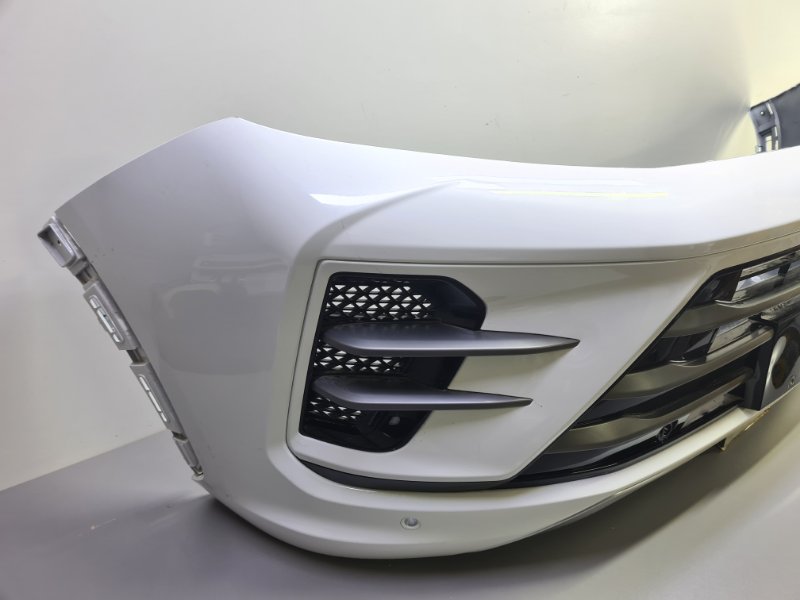 Бампер передний LX 2022