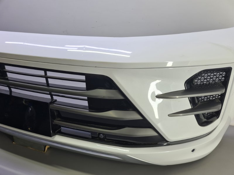 Бампер передний LX 2022