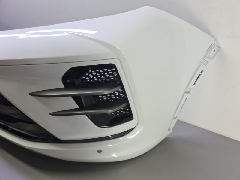 Бампер передний LX 2022
