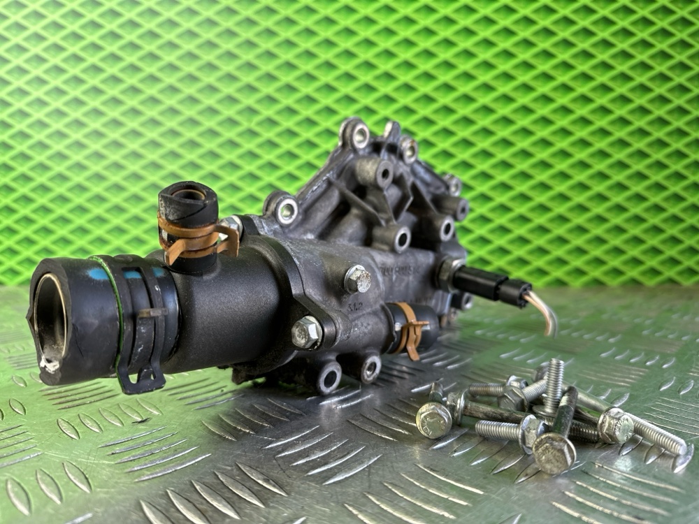 Корпус термостата Renault Symbol 1 K4J712 1.4 98 Л.С. (б/у)