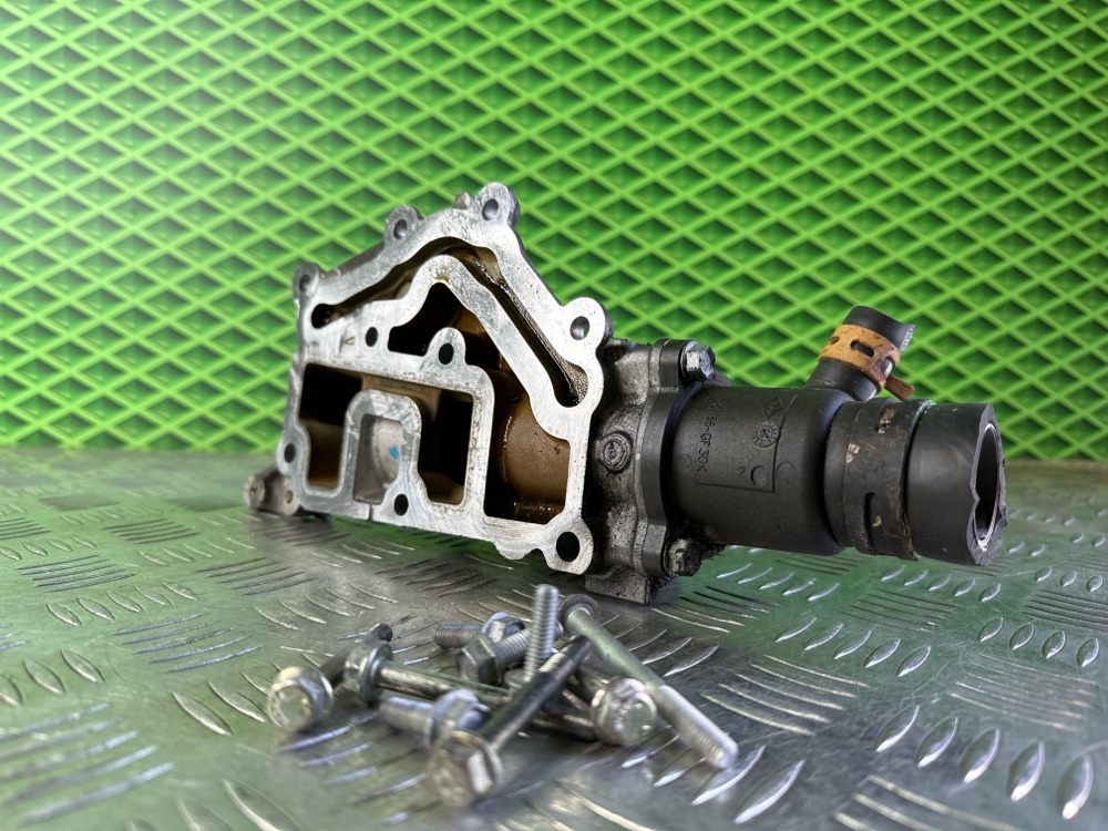 Корпус термостата Renault Symbol 1 K4J712 1.4 98 Л.С. (б/у)