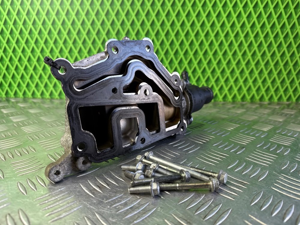 Корпус термостата Renault Scenic 1 K4M708 1.6 107 Л.С. (б/у)