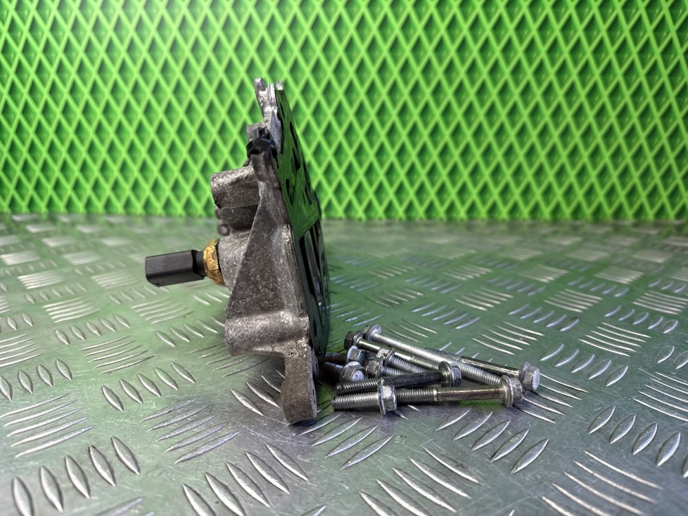 Корпус термостата Renault Scenic 1 K4M708 1.6 107 Л.С. (б/у)