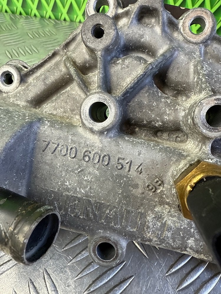 Корпус термостата Renault Scenic 1 K4M708 1.6 107 Л.С. (б/у)
