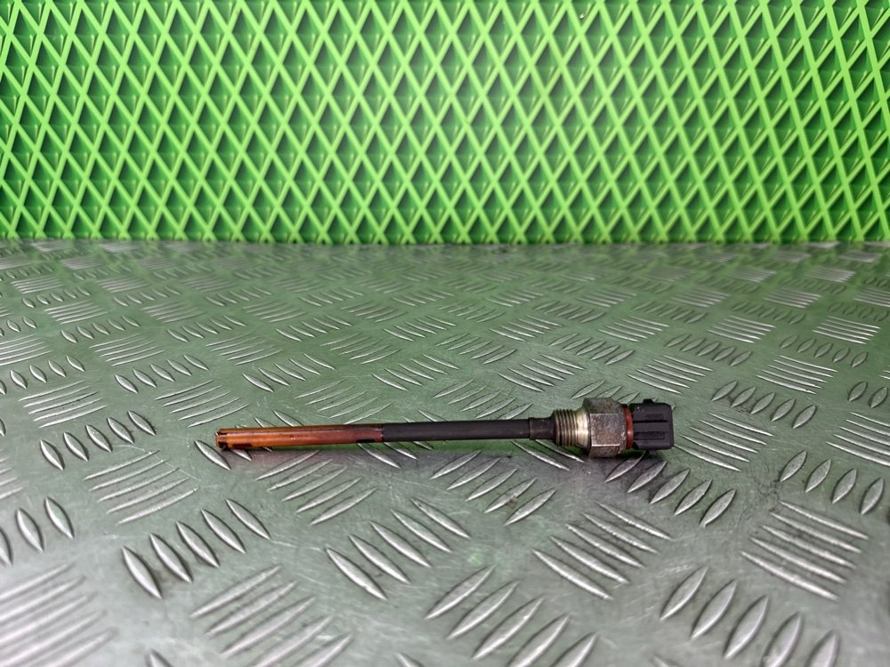 Датчик уровня масла Renault Scenic 1 F4R747 2.0 140 Л.С. (б/у) Датчик уровня масла Renault Scenic 1 F4R747 2.0 140 Л.С. (б/у)