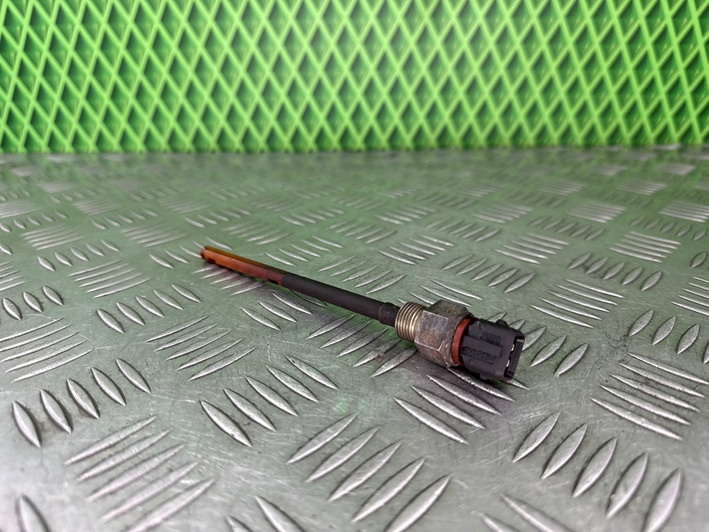 Датчик уровня масла Renault Scenic 1 F4R747 2.0 140 Л.С. (б/у) Датчик уровня масла Renault Scenic 1 F4R747 2.0 140 Л.С. (б/у)