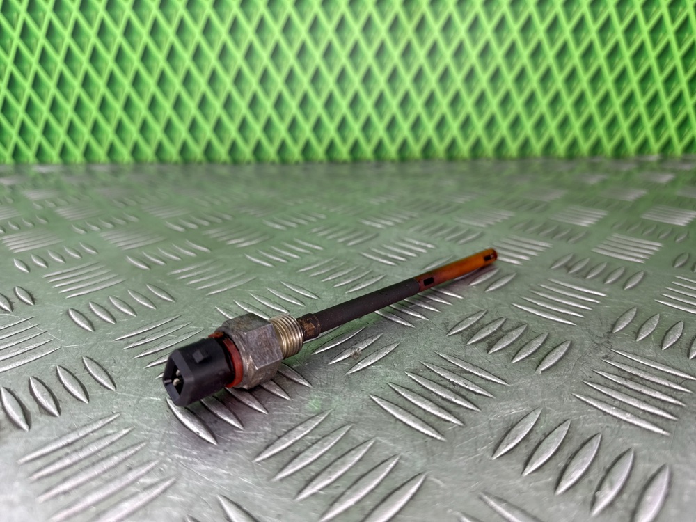 Датчик уровня масла Renault Scenic 1 F4R747 2.0 140 Л.С. (б/у) Датчик уровня масла Renault Scenic 1 F4R747 2.0 140 Л.С. (б/у)