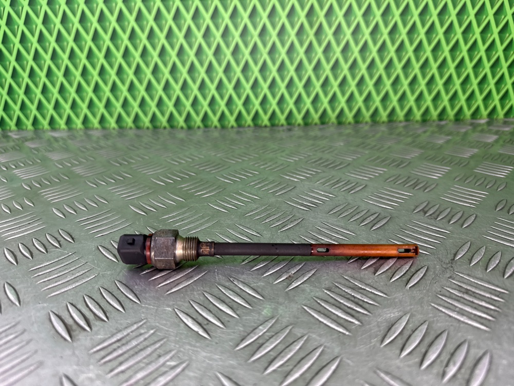 Датчик уровня масла Renault Scenic 1 F4R747 2.0 140 Л.С. (б/у) Датчик уровня масла Renault Scenic 1 F4R747 2.0 140 Л.С. (б/у)