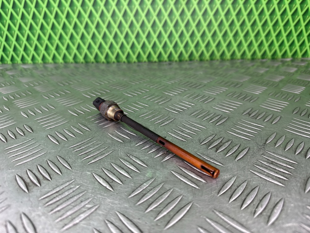 Датчик уровня масла Renault Scenic 1 F4R747 2.0 140 Л.С. (б/у) Датчик уровня масла Renault Scenic 1 F4R747 2.0 140 Л.С. (б/у)