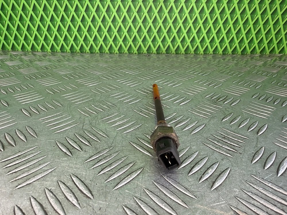 Датчик уровня масла Renault Laguna 2 F4R713 2.0 135 Л.С. (б/у) Датчик уровня масла Renault Laguna 2 F4R713 2.0 135 Л.С. (б/у)