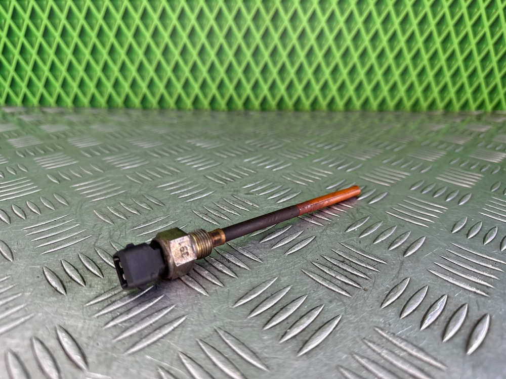 Датчик уровня масла Renault Laguna 2 F4R713 2.0 135 Л.С. (б/у) Датчик уровня масла Renault Laguna 2 F4R713 2.0 135 Л.С. (б/у)