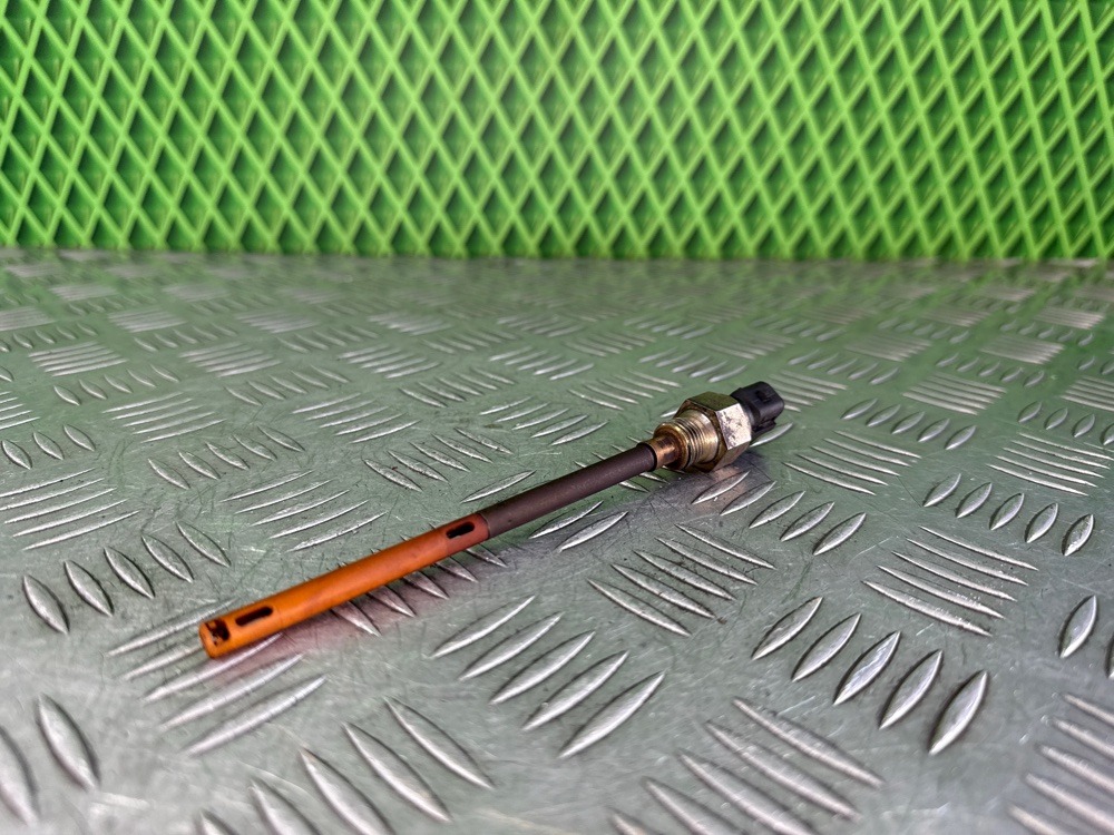 Датчик уровня масла Renault Laguna 2 F4R713 2.0 135 Л.С. (б/у) Датчик уровня масла Renault Laguna 2 F4R713 2.0 135 Л.С. (б/у)