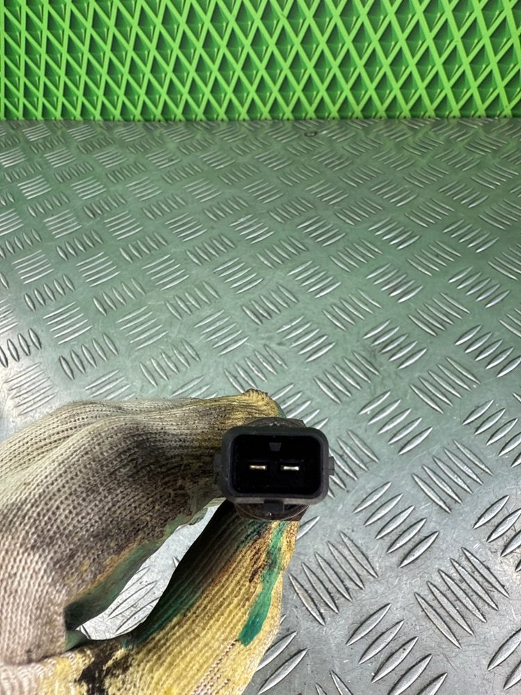 Датчик уровня масла Renault Laguna 2 F4R713 2.0 135 Л.С. (б/у) Датчик уровня масла Renault Laguna 2 F4R713 2.0 135 Л.С. (б/у)