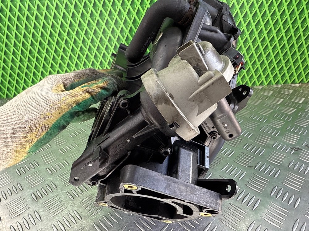 Коллектор впускной Ford Focus 2 QQDB 1.8 125 Л.С. (б/у)