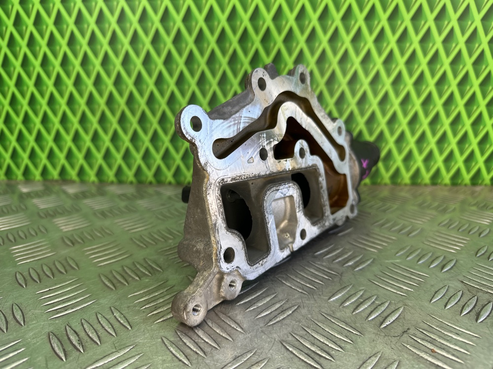 Корпус термостата Renault Megane 1 K4J750 1.4 95 Л.С. (б/у) Корпус термостата Renault Megane 1 K4J750 1.4 95 Л.С. (б/у)