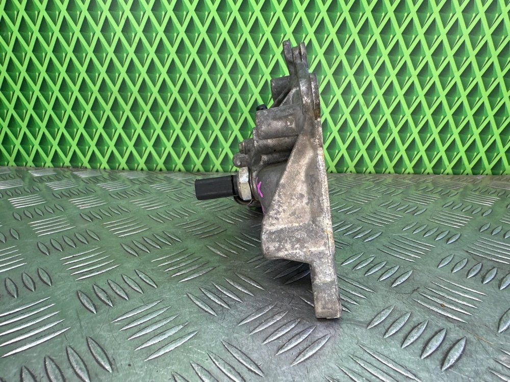 Корпус термостата Renault Megane 1 K4J750 1.4 95 Л.С. (б/у) Корпус термостата Renault Megane 1 K4J750 1.4 95 Л.С. (б/у)