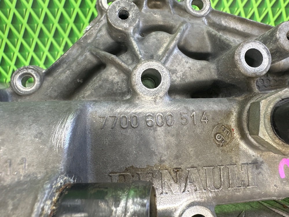 Корпус термостата Renault Megane 1 K4J750 1.4 95 Л.С. (б/у) Корпус термостата Renault Megane 1 K4J750 1.4 95 Л.С. (б/у)