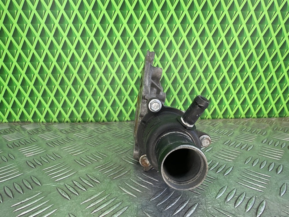 Корпус термостата Renault Megane 1 K4M708 1.6 107 Л.С. (б/у) Корпус термостата Renault Megane 1 K4M708 1.6 107 Л.С. (б/у)