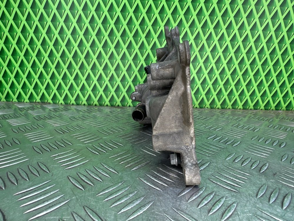 Корпус термостата Renault Megane 1 K4M708 1.6 107 Л.С. (б/у) Корпус термостата Renault Megane 1 K4M708 1.6 107 Л.С. (б/у)