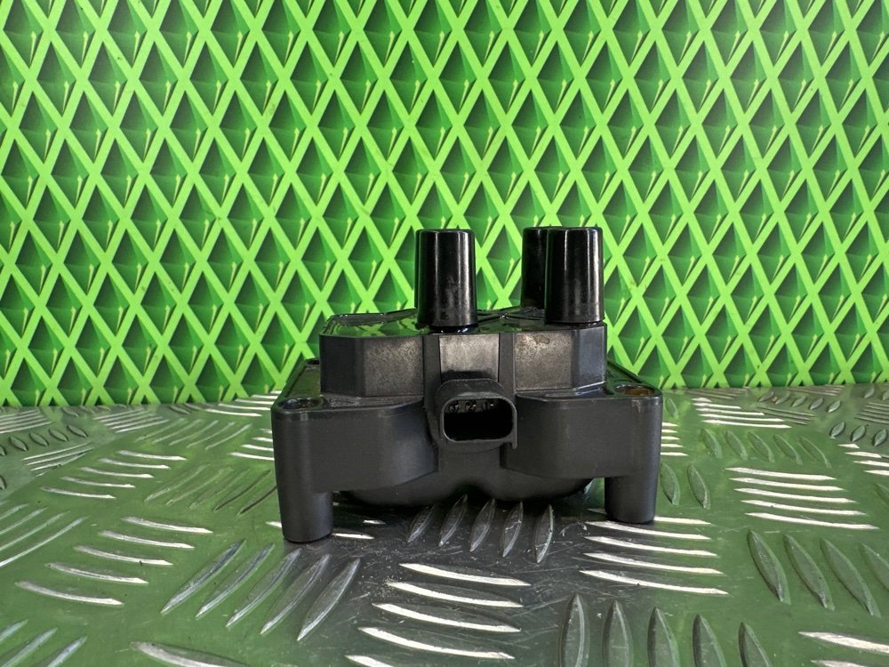 Катушка зажигания Ford Focus 2 ASDA 1.4 80 Л.С. (б/у) Катушка зажигания Ford Focus 2 ASDA 1.4 80 Л.С. (б/у)