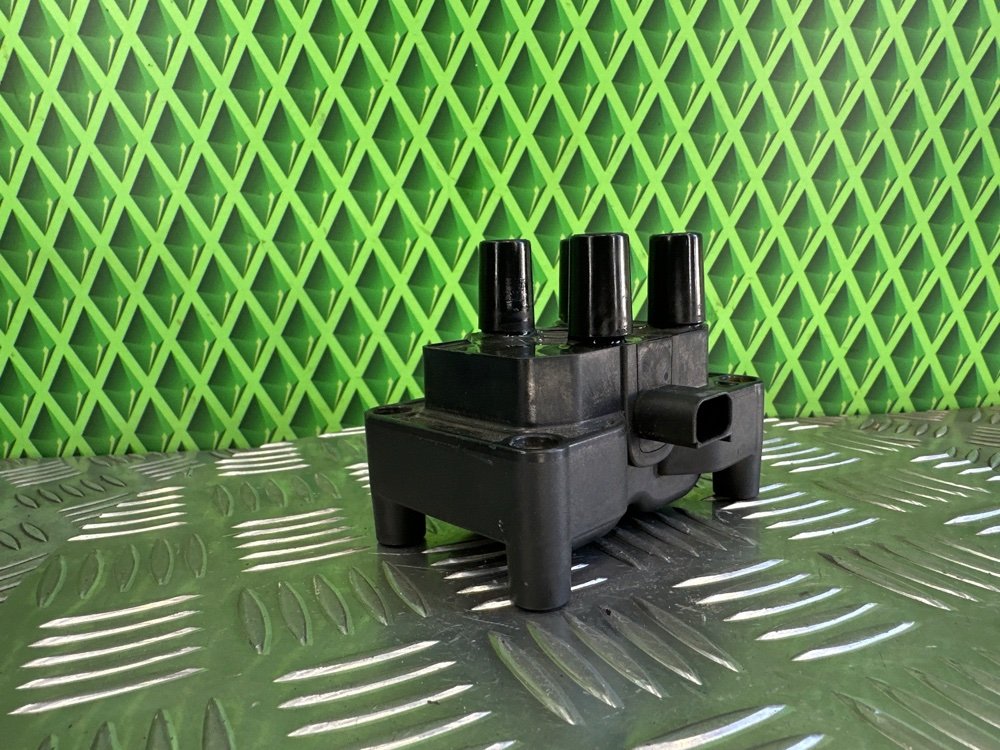 Катушка зажигания Ford Focus 2 ASDA 1.4 80 Л.С. (б/у) Катушка зажигания Ford Focus 2 ASDA 1.4 80 Л.С. (б/у)