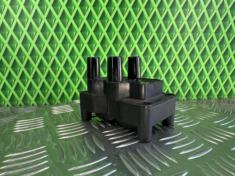 Катушка зажигания Ford Focus 2 ASDA 1.4 80 Л.С. (б/у) Катушка зажигания Ford Focus 2 ASDA 1.4 80 Л.С. (б/у)