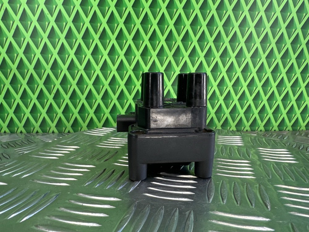 Катушка зажигания Ford Focus 2 ASDA 1.4 80 Л.С. (б/у) Катушка зажигания Ford Focus 2 ASDA 1.4 80 Л.С. (б/у)