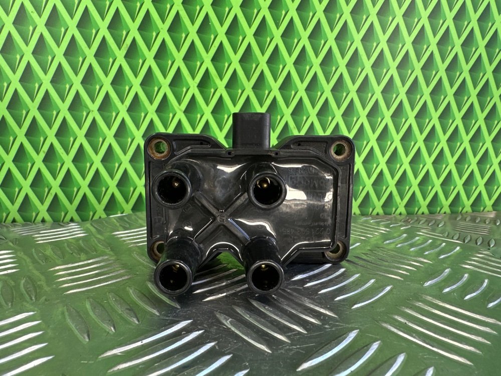 Катушка зажигания Ford Focus 2 ASDA 1.4 80 Л.С. (б/у) Катушка зажигания Ford Focus 2 ASDA 1.4 80 Л.С. (б/у)