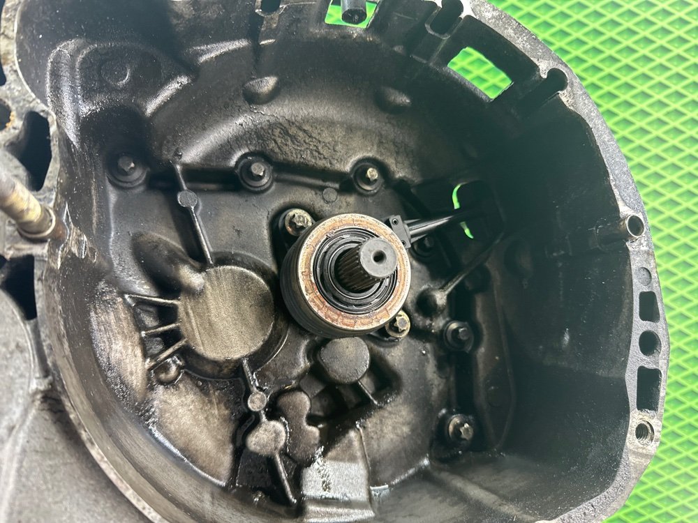 МКПП Renault Megane 2 K4M812 1.6 113 Л.С. (б/у) МКПП Renault Megane 2 K4M812 1.6 113 Л.С. (б/у)