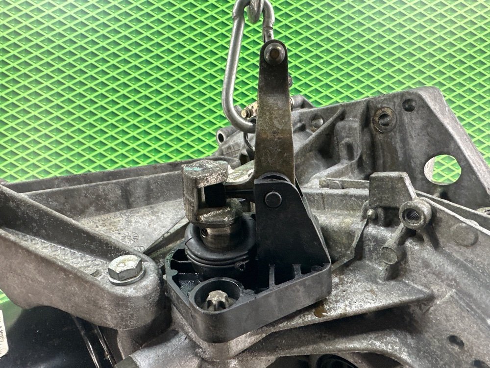 МКПП Renault Megane 2 K4M812 1.6 113 Л.С. (б/у) МКПП Renault Megane 2 K4M812 1.6 113 Л.С. (б/у)