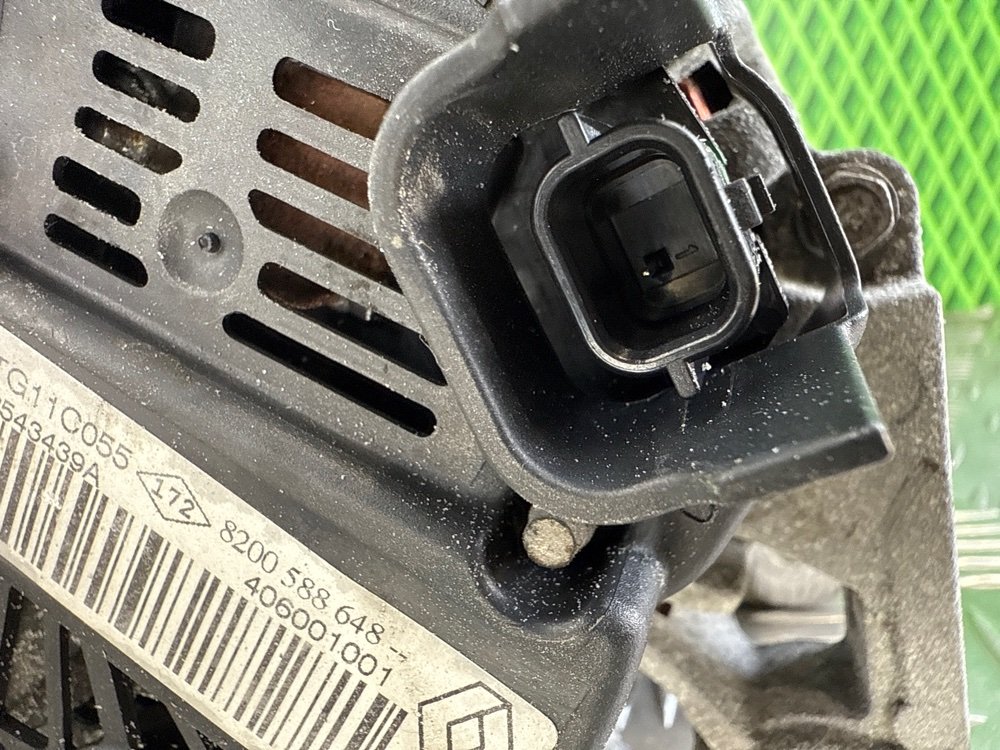 Генератор Renault Megane 2 K4M812 1.6 113 Л.С. (б/у)